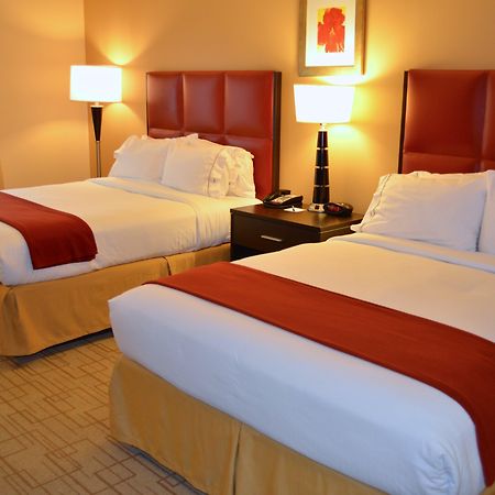 Holiday Inn Express & Suites - Smithfield/Selma By Ihg Экстерьер фото