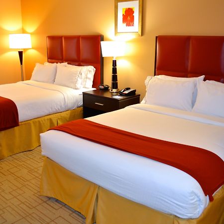 Holiday Inn Express & Suites - Smithfield/Selma By Ihg Экстерьер фото