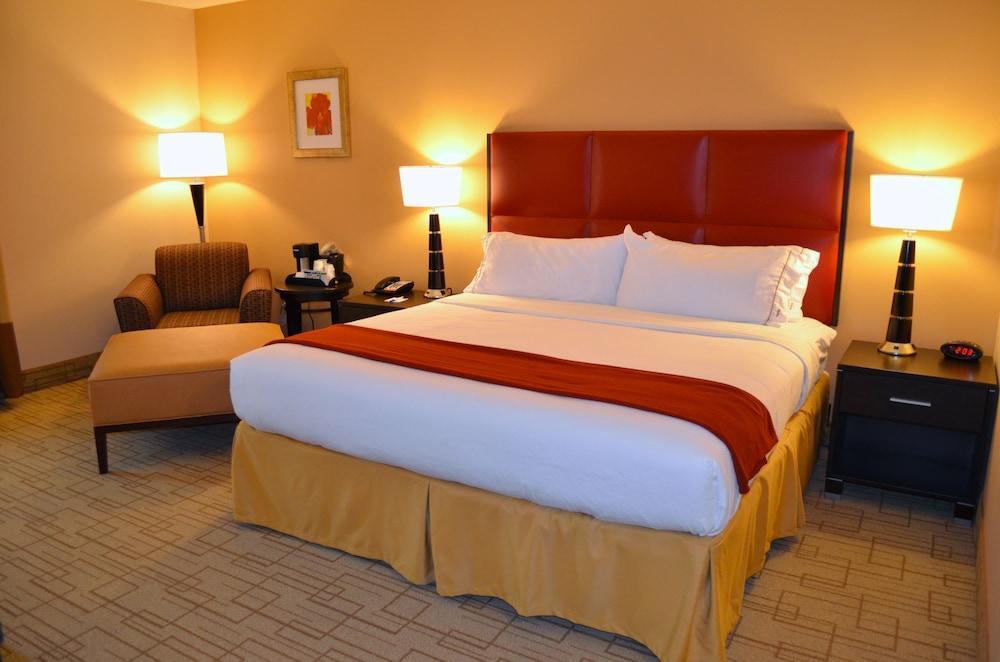 Holiday Inn Express & Suites - Smithfield/Selma By Ihg Экстерьер фото