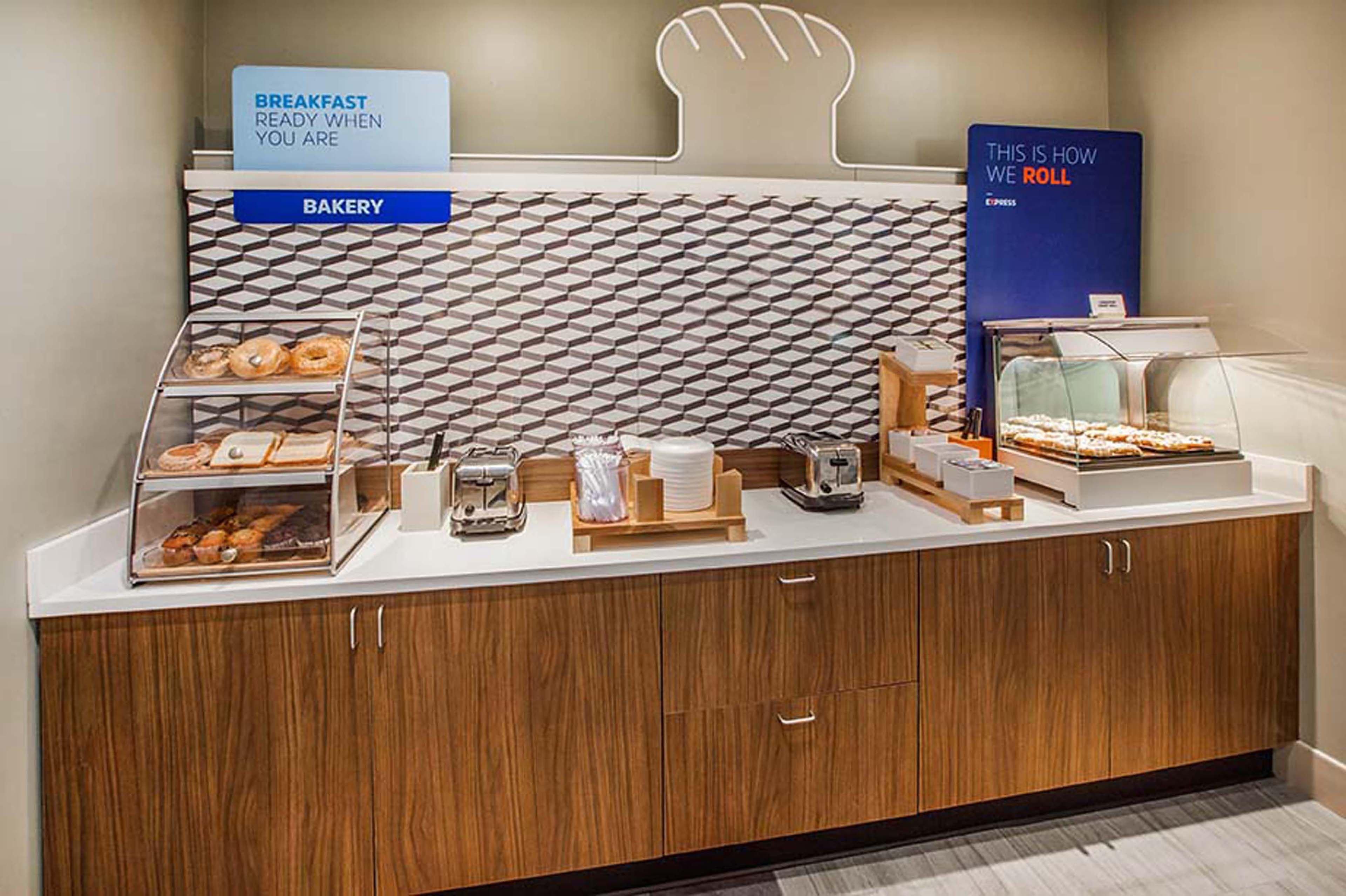 Holiday Inn Express & Suites - Smithfield/Selma By Ihg Экстерьер фото