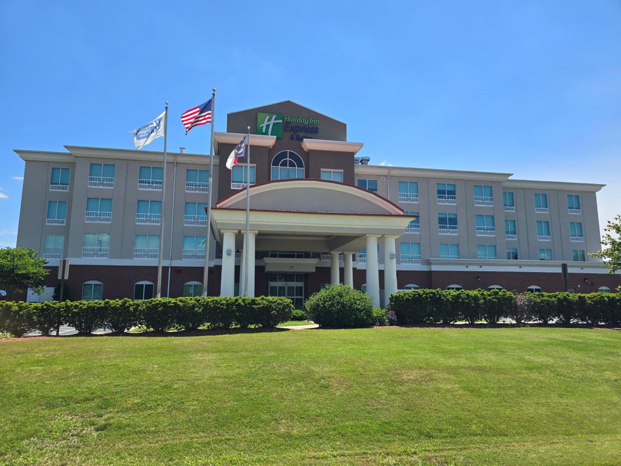 Holiday Inn Express & Suites - Smithfield/Selma By Ihg Экстерьер фото