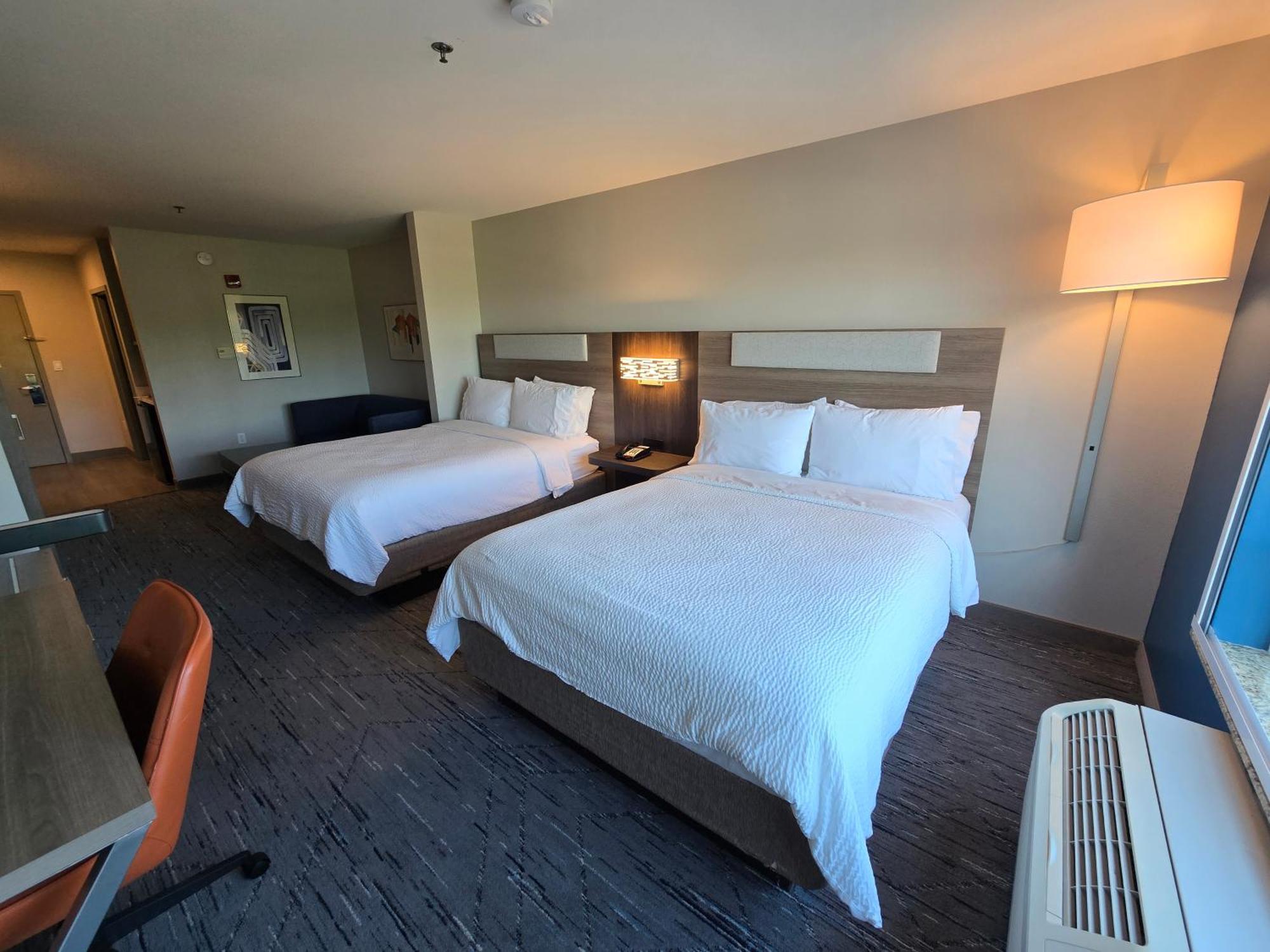 Holiday Inn Express & Suites - Smithfield/Selma By Ihg Экстерьер фото