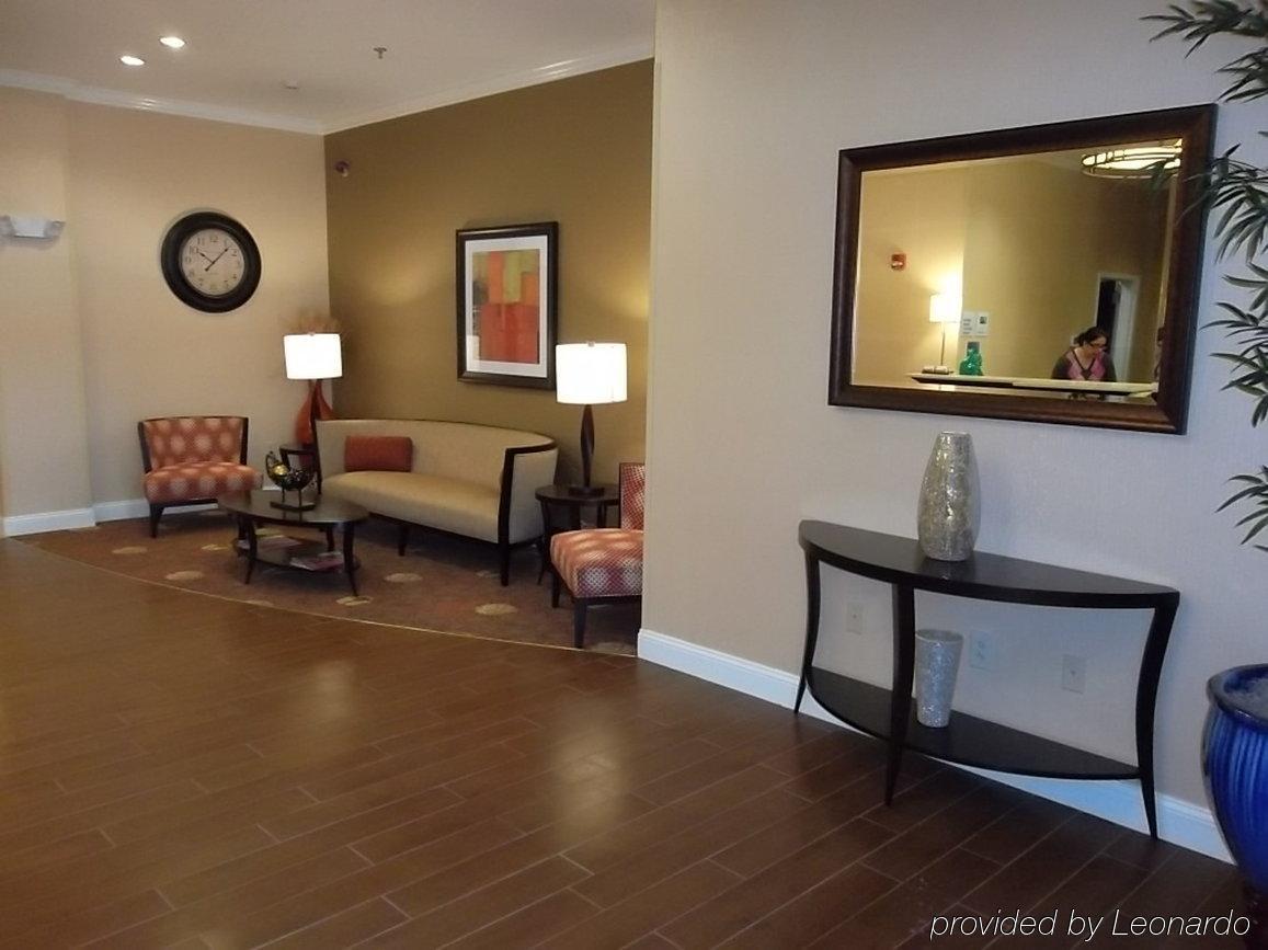 Holiday Inn Express & Suites - Smithfield/Selma By Ihg Интерьер фото