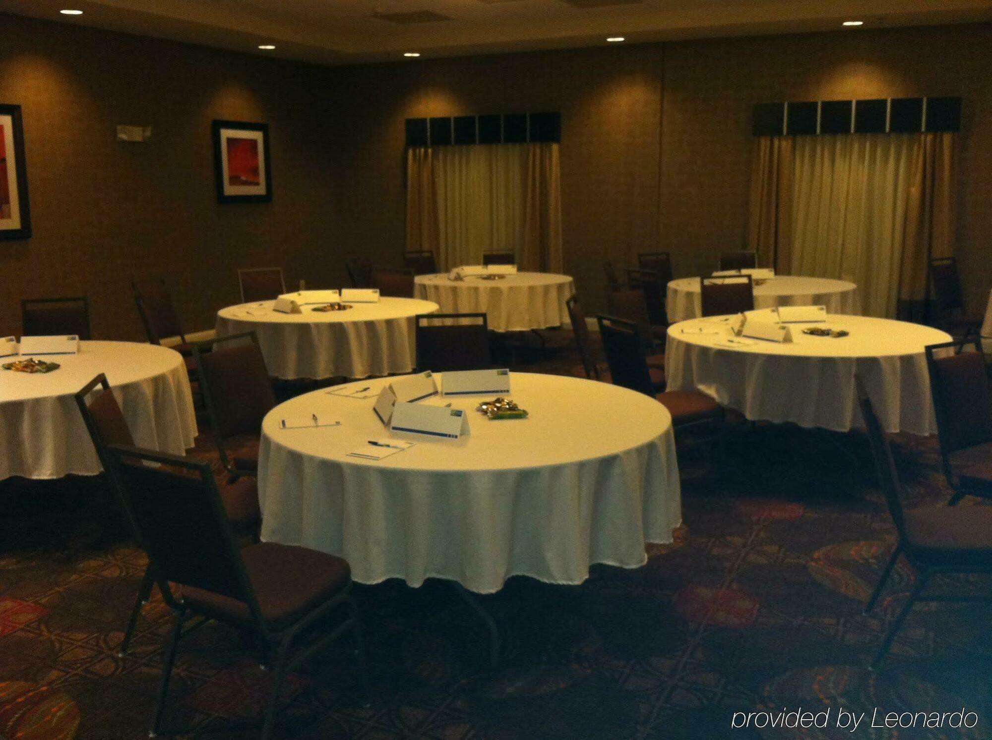 Holiday Inn Express & Suites - Smithfield/Selma By Ihg Экстерьер фото